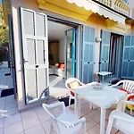Residence Villa Louise - Giotto - Agreable 2 Pieces Avec Terrasse Jardin Et Parking Dans Residence Avec Piscine Mae-9584
